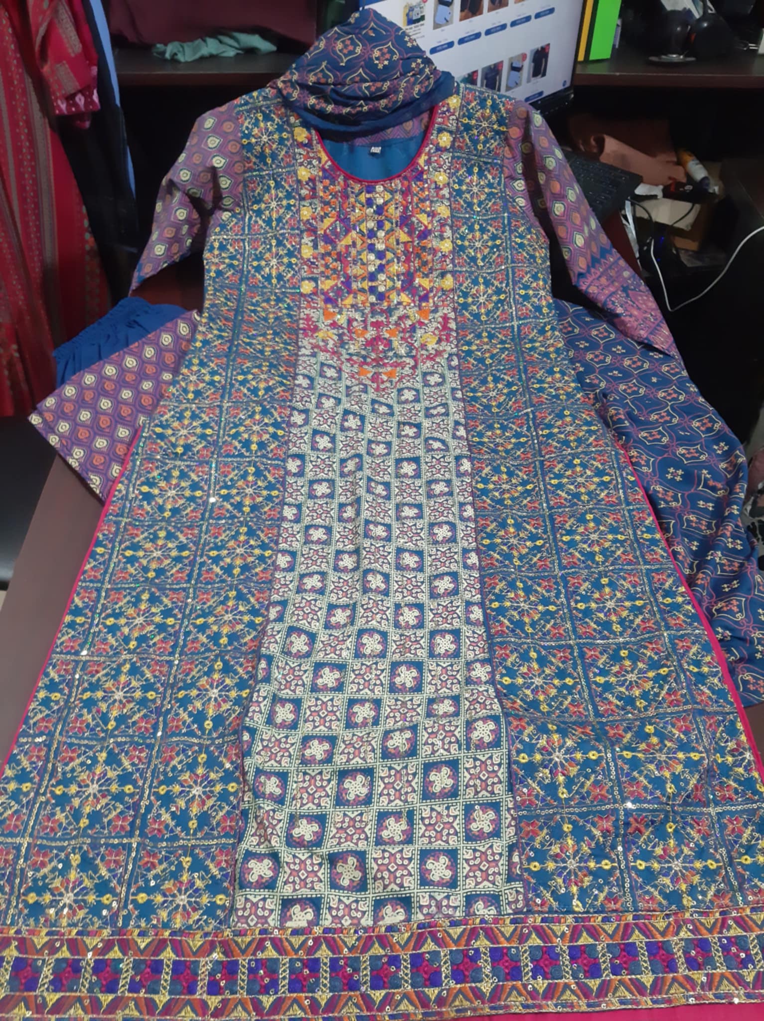 বুটিক থ্রিপিস ( রেডিড্রেস)